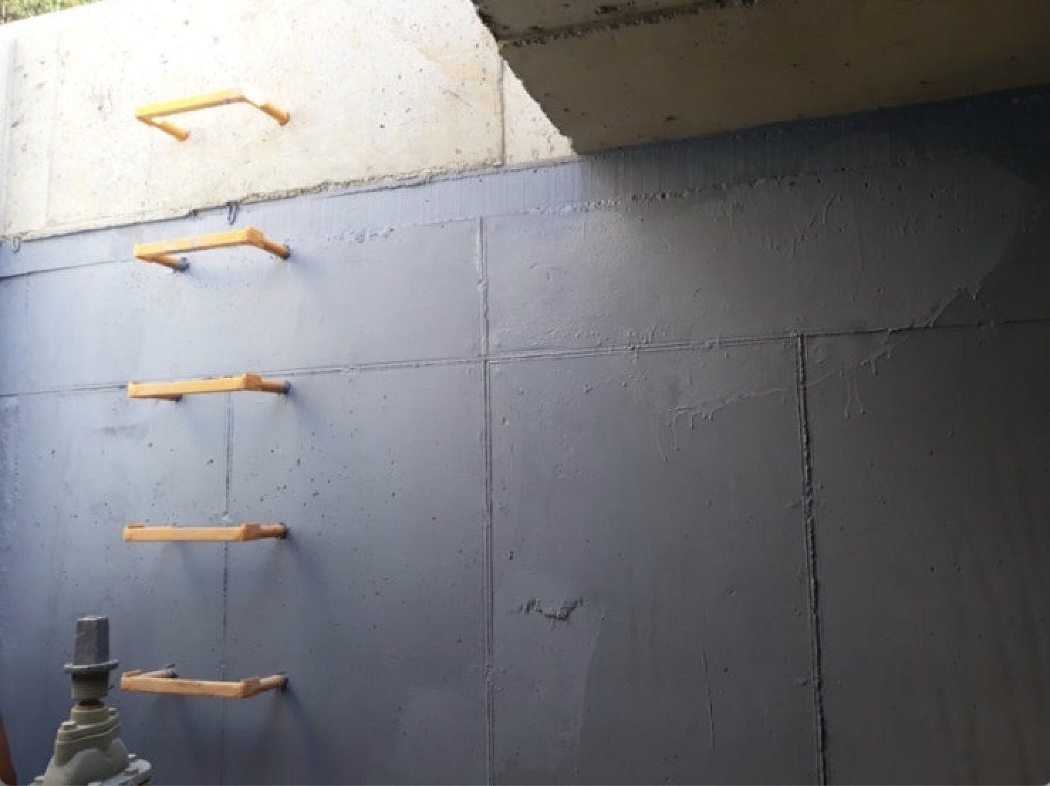 지하실 방수 시공 이미지